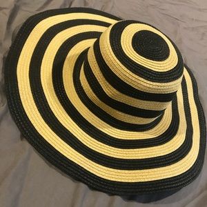 J Crew Floppy Beach hat